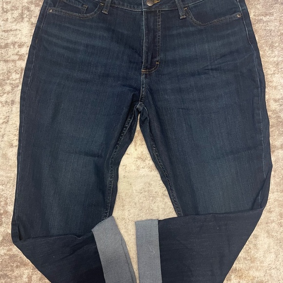 NWT Lee Women’s Straight Leg Mid Rise Jean - Picture 2 of 2